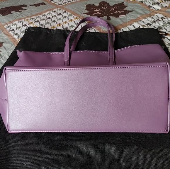 Tote - Picture 2 of 6